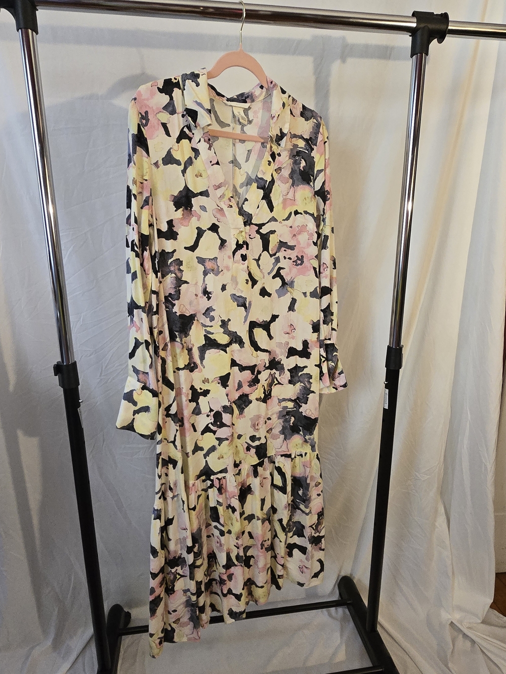 H&M Floral V-Neck Maxi Dress in Cream, Pink & Black